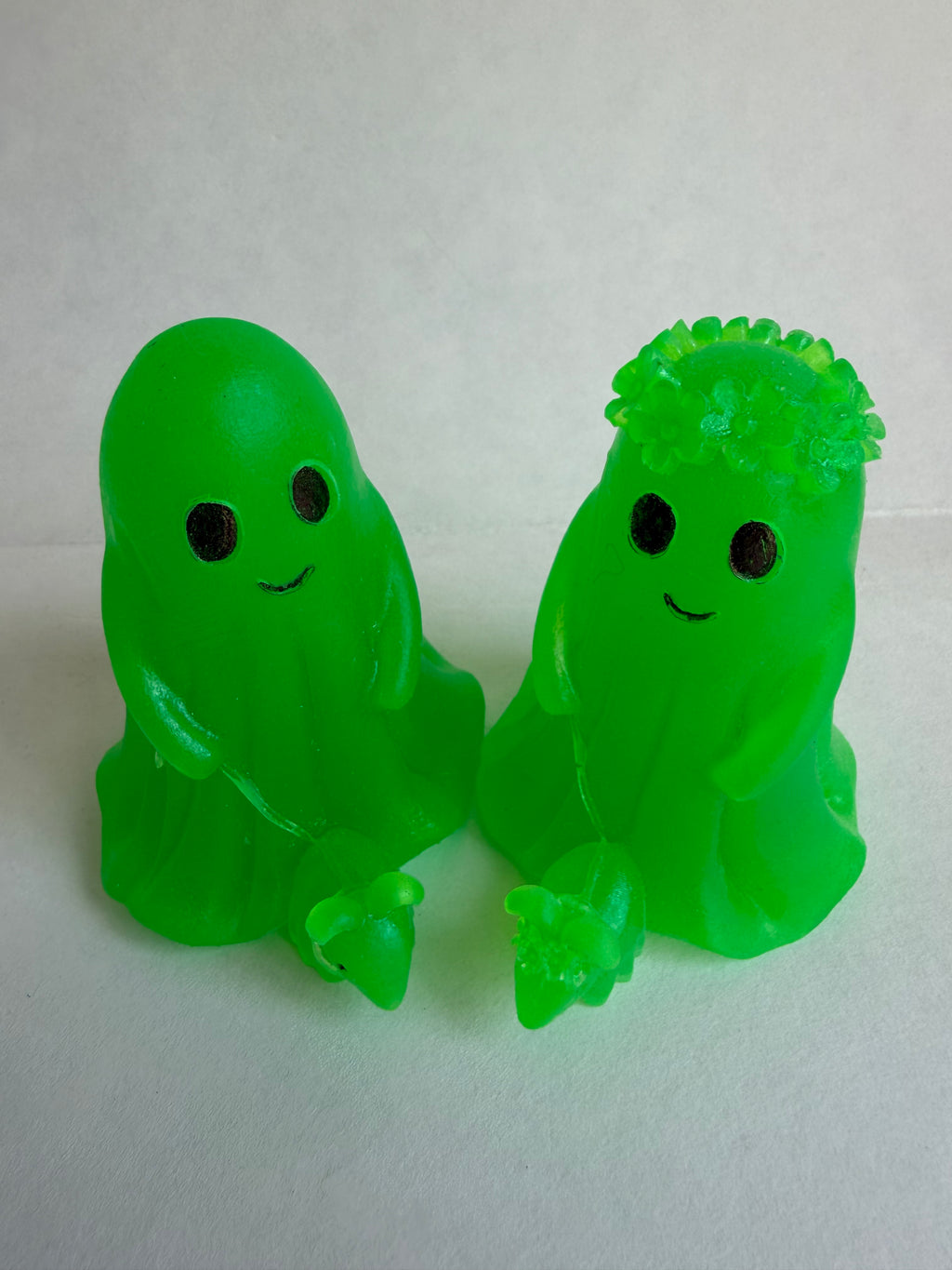 Resin Ghosts - Green (Glow in the Dark)