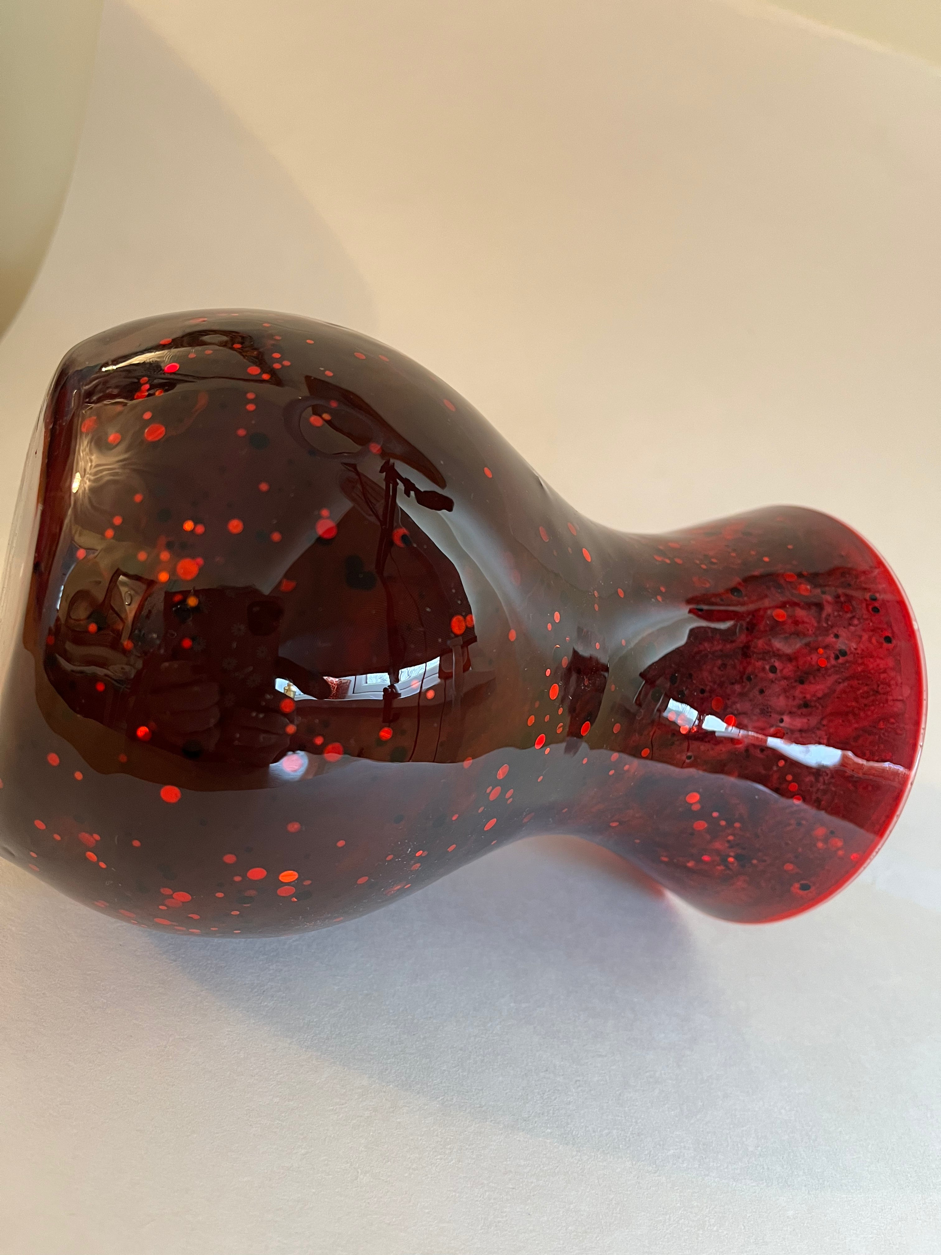 Resin Decorated Vase - Red and Black Coated Vase With Glitter