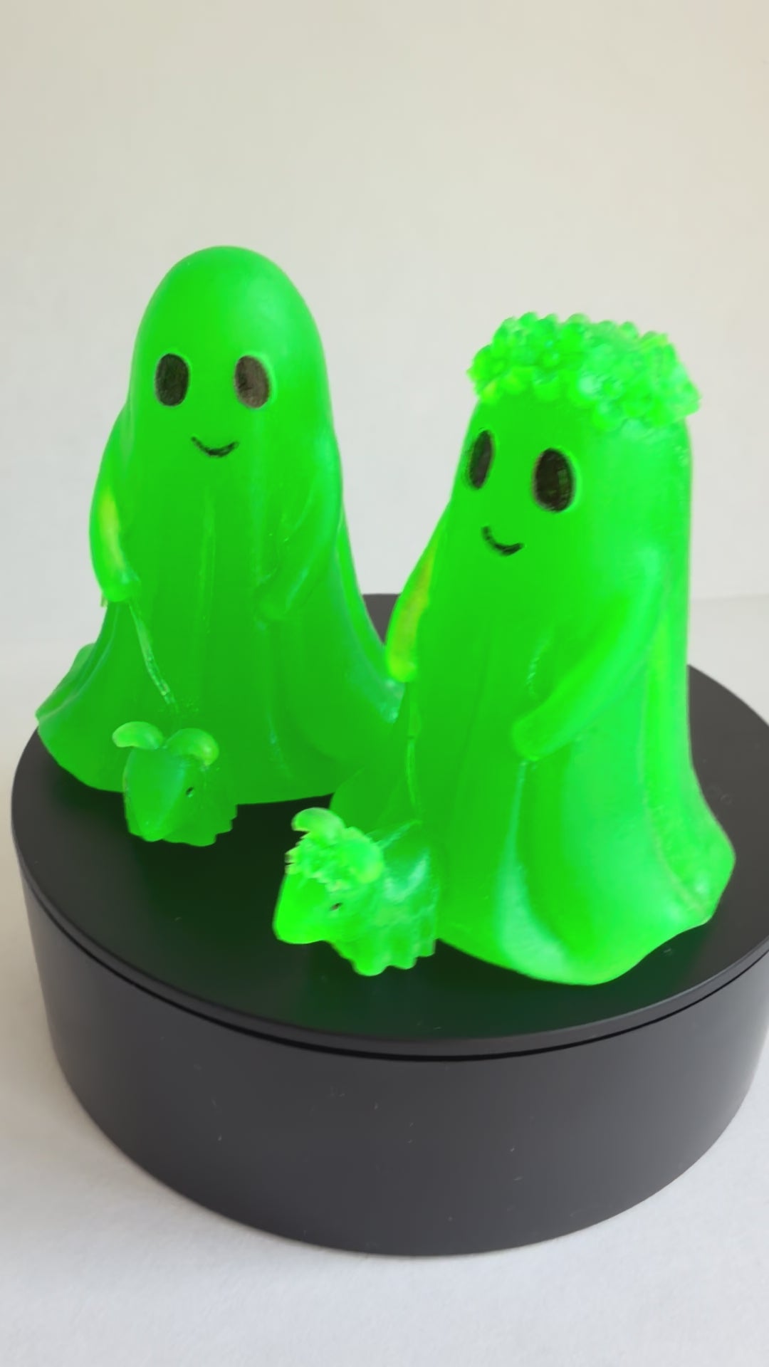 Resin Ghosts - Green (Glow in the Dark)